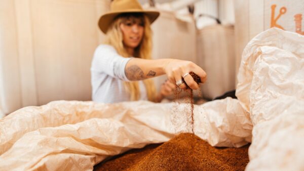 All BOS organic rooibos tea is hand-harvested on the beautiful Klipopmekaar Farm in the Cederberg mountains outside of Cape Town, South Africa.